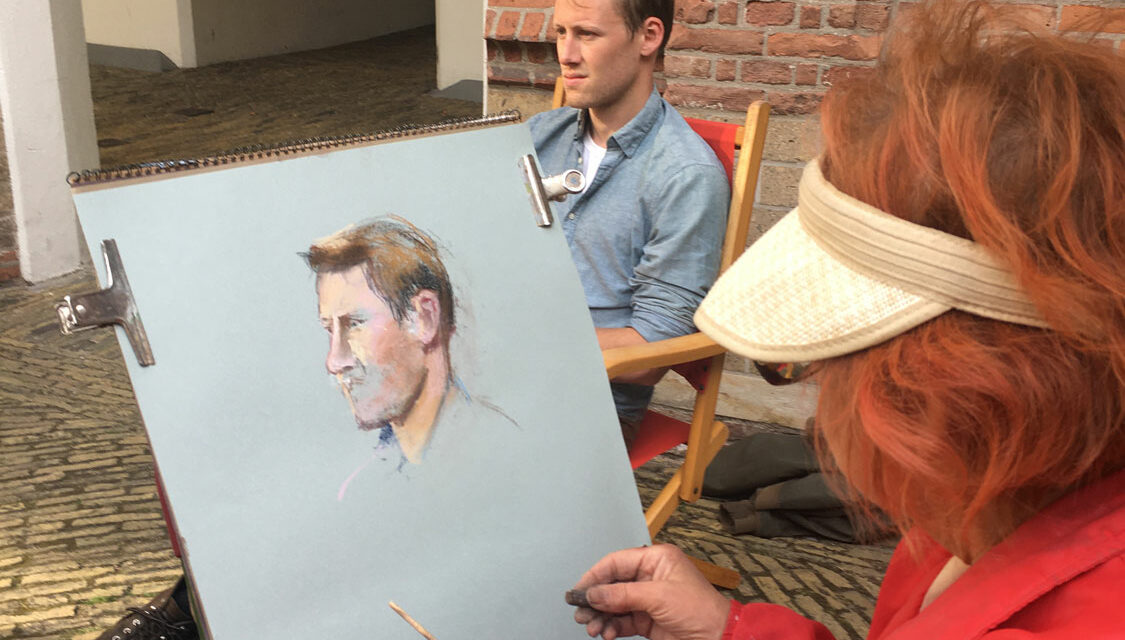 Open monumentendagen  – Portrettekenen in de Kloostertuin van het Stadhuis